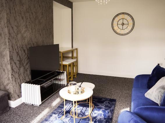 Home In Speke- 8 Mins Walk To Airport Exterior foto