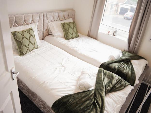 Home In Speke- 8 Mins Walk To Airport Exterior foto